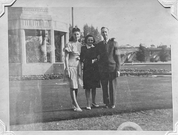 FromLynn10_4Saskatoon1947JeanMargaretGeorgeW