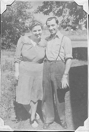 FromLynn10_3Saskatoon1947BettyGeorgeLederhouse