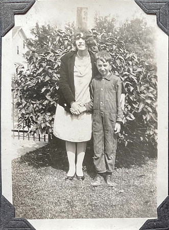FromLynn14_1_1928OllyJohnny